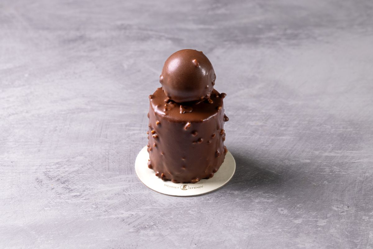 Hazelnut Royale Cake