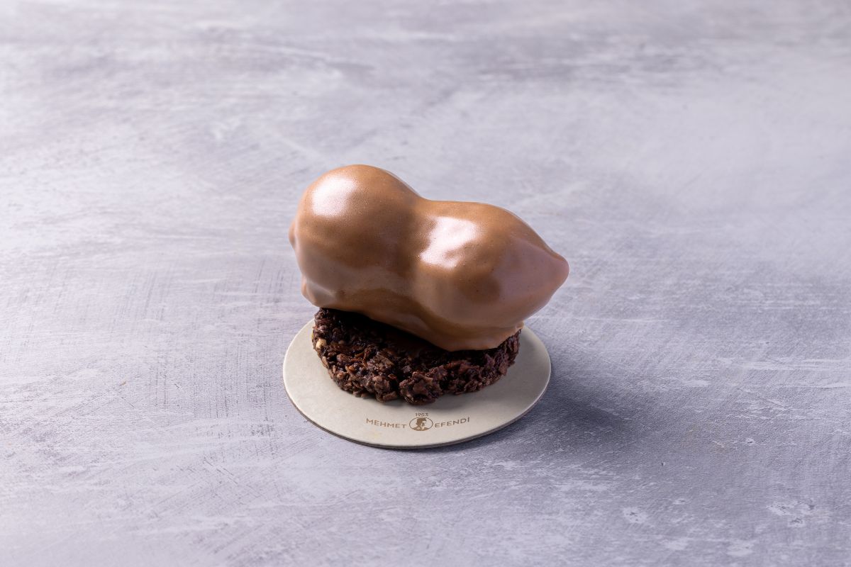 Peanut Shape Cake